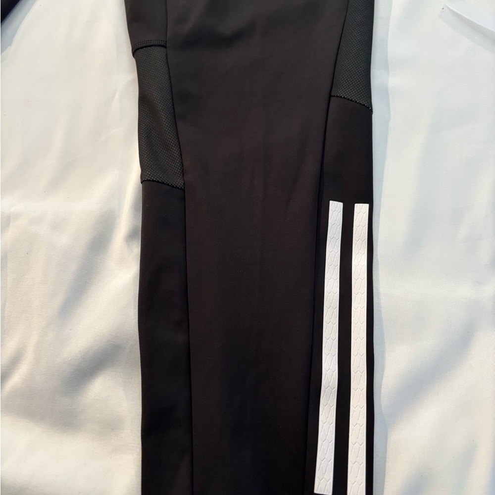 Adidas Black and White Leggings with Iconic Stripes - Picture 4 of 5
